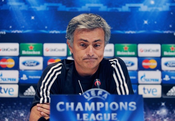 Rất trầm tư, không hiểu Mourinho đang suy nghĩ về chiến thuật cho trận đấu đêm nay hay chán nản với những vấn đề của Real?